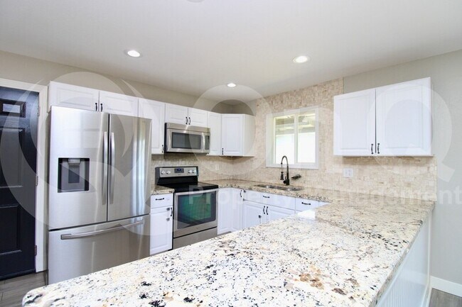 Building Photo - 17 S Cholla St