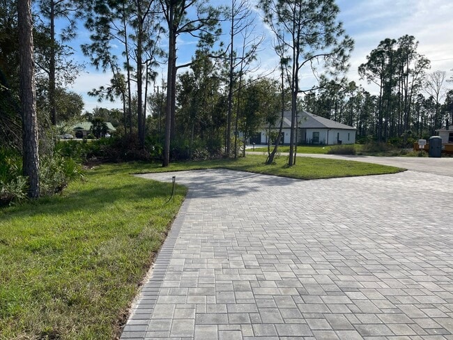 Building Photo - 24496 Zephyr Ct