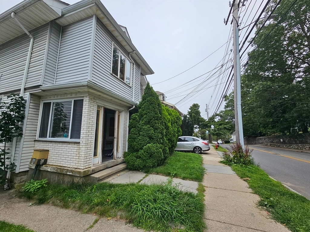 Primary Photo - 129 Lexington St