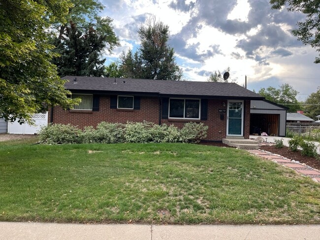 Building Photo - Beautiful 2 Bedroom + 2 Bonus Rooms, 3 Bat...