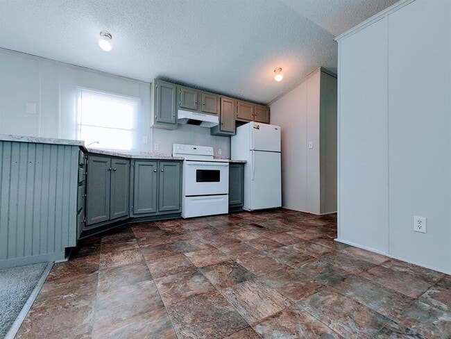 Building Photo - 4417 Rainbow Ln