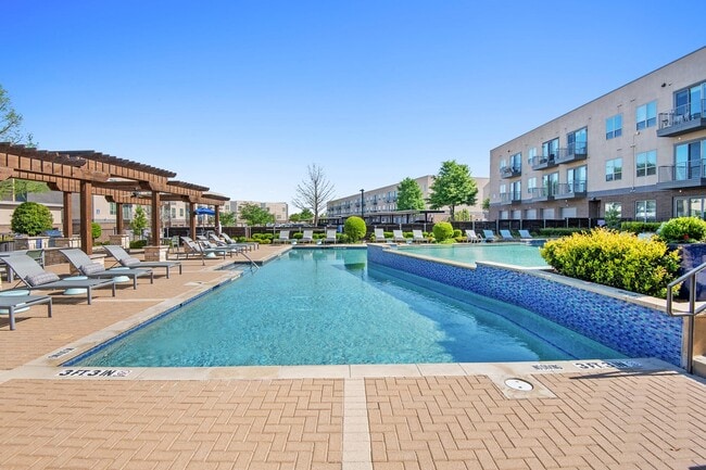 Building Photo - The Flats at Palisades