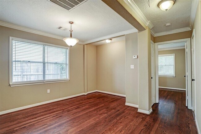 Foto del edificio - 4601 De Lange Ln