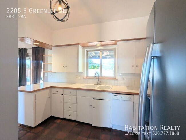 Foto del edificio - 2205 E Greenlee Rd