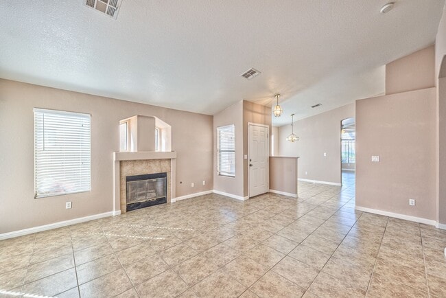 Building Photo - 851 Worrell Ave