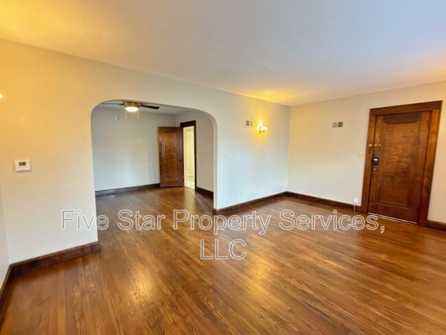 Building Photo - 604 Bryn Mawr Blvd