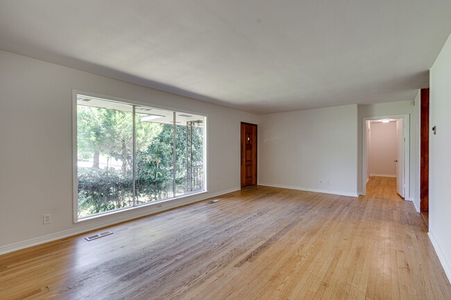 Building Photo - 3618 Sunrise Terrace