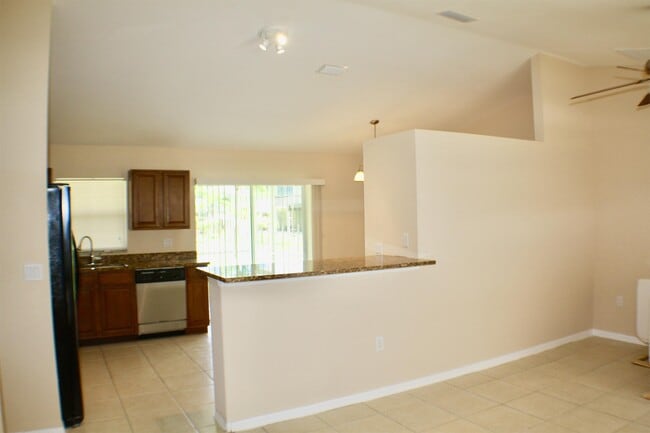 Building Photo - 8136 Egret Rd