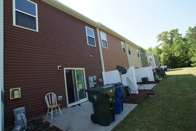 Foto del edificio - 2236 Stoney Spring Dr
