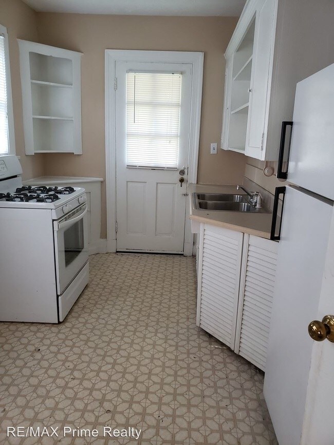 Building Photo - 2 br, 1 bath House - 1821  18th Avenue