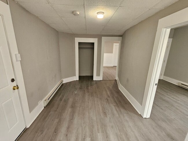 Building Photo - 287 Lake Ave