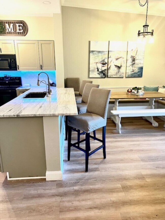 Foto del edificio - 20310 Estero Gardens Cir