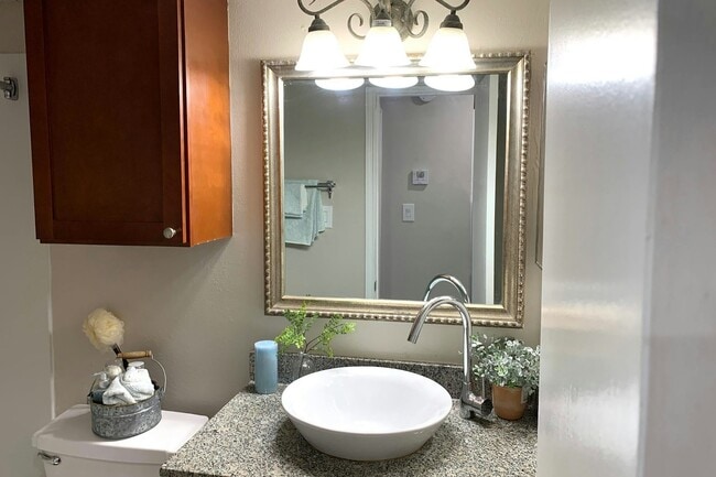 Building Photo - 400 W St Elmo Rd