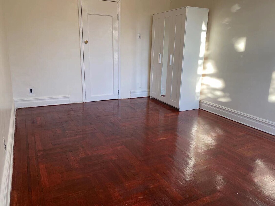 Foto principal - 1733 W 3rd St