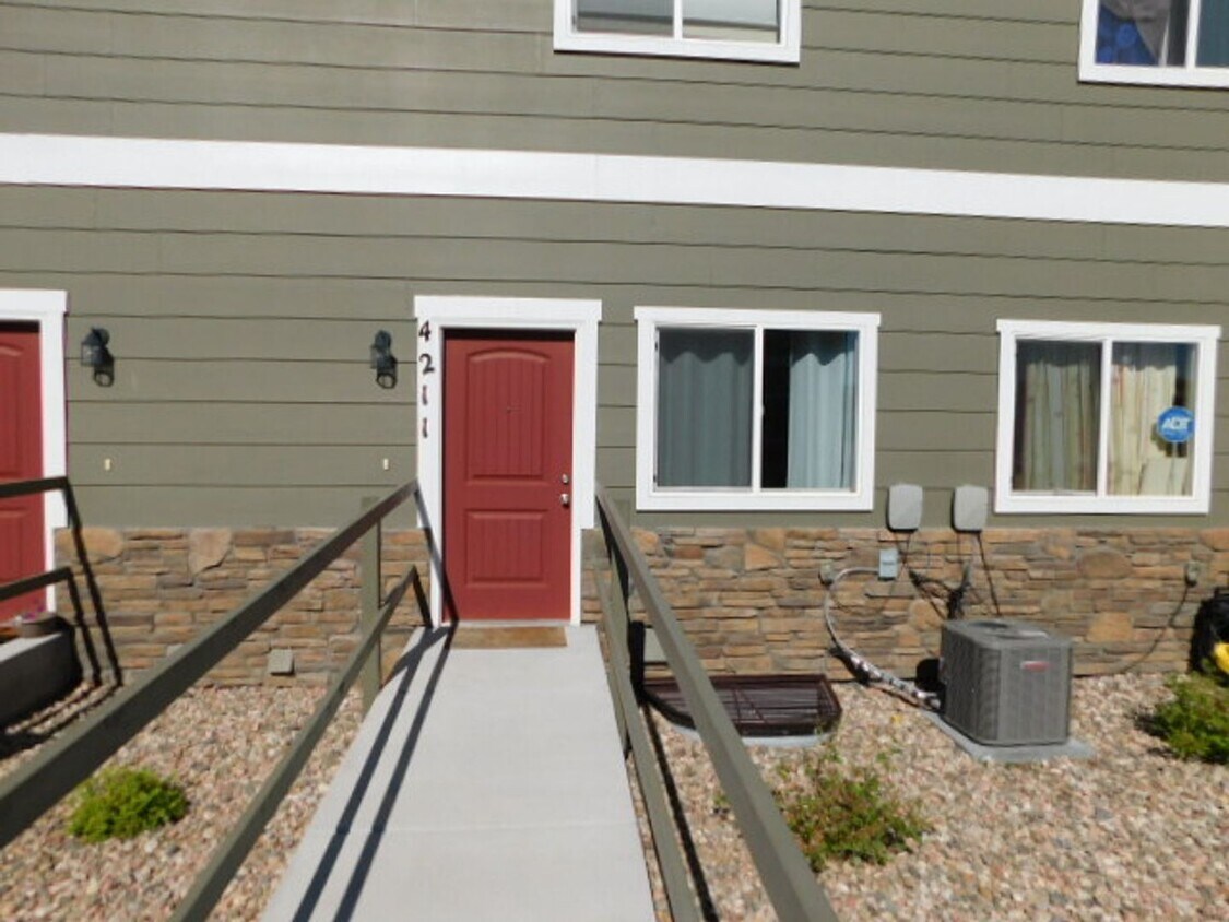 Primary Photo - Well maintained townhome close to everything