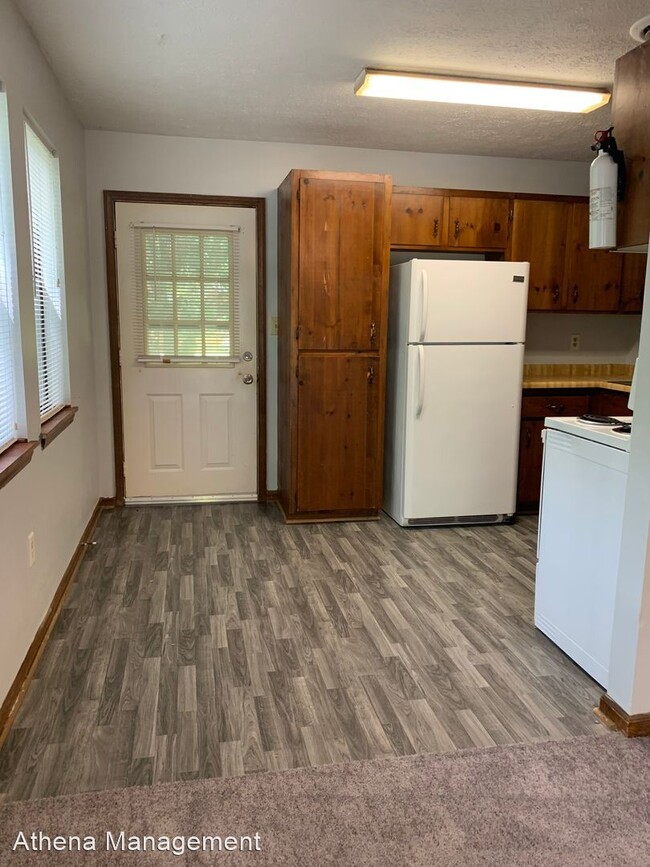 Building Photo - 2 br, 1 bath House - 122 Amanda Ct.