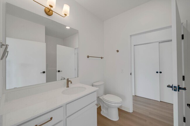 Interior Photo - The Windsor - Windsor Heights