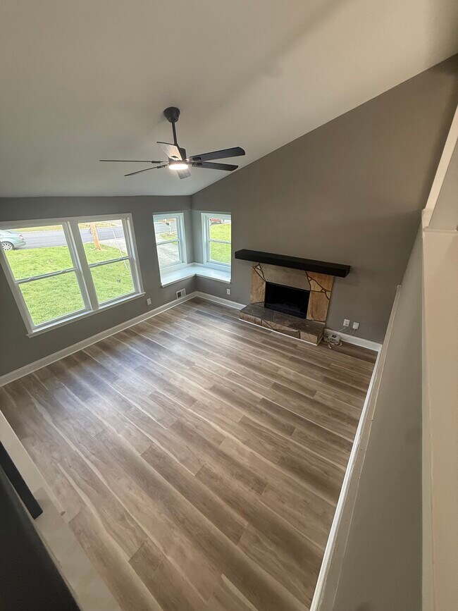 Foto del edificio - 2715 Cordite Loop