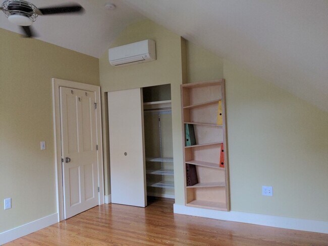 Foto del edificio - 138 Chestnut Ave