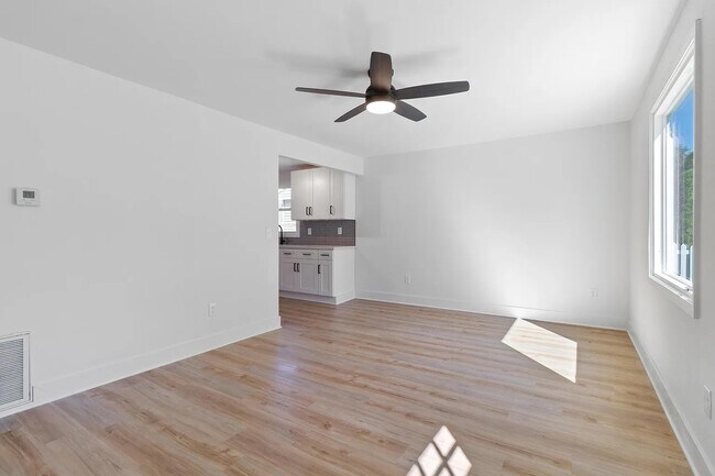 Foto del edificio - 1629 174th St