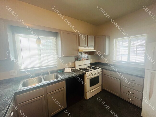 Foto del edificio - 15349 San Juan Dr