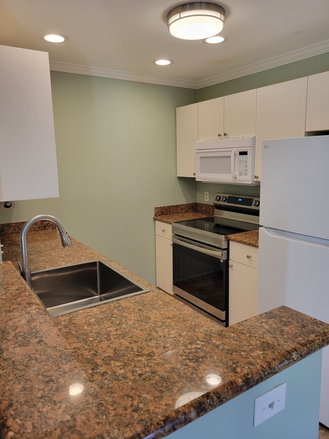 Foto del edificio - 160 Keonekai Rd