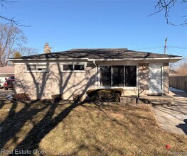 Building Photo - 6582 Sterling Ct