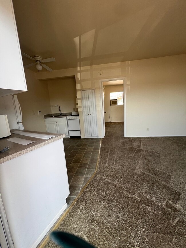 Foto del edificio - 5822 Kingman Ave