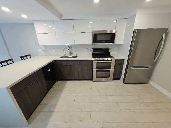 Foto del edificio - 6707 N Kendall Dr