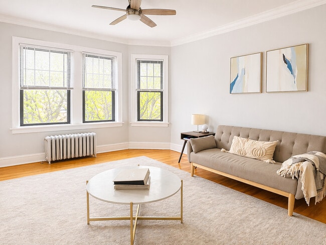 Foto del edificio - 3600 N Claremont Ave