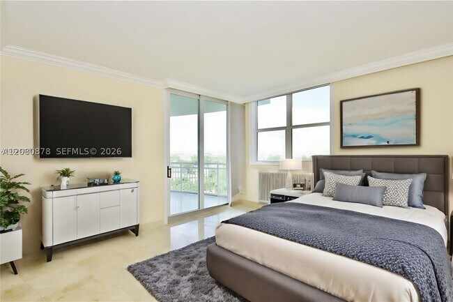 Building Photo - 2475 Brickell Ave