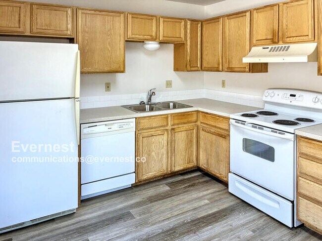 Foto del edificio - 836 Vanderbilt Ct