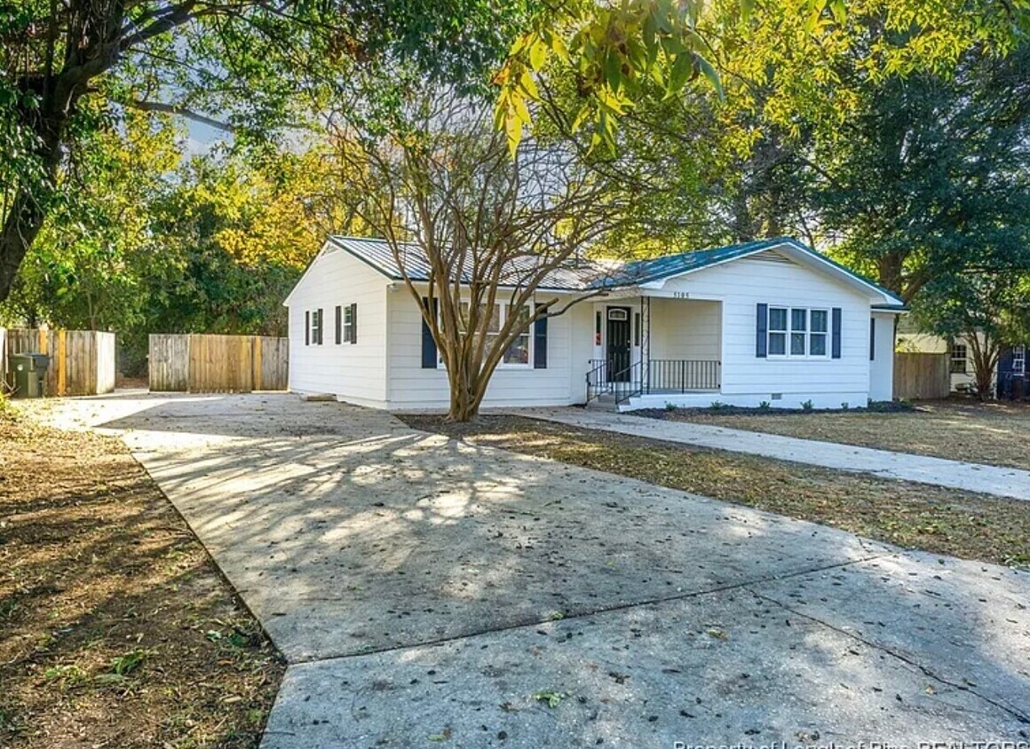 Primary Photo - 5105 Palmetto Ln