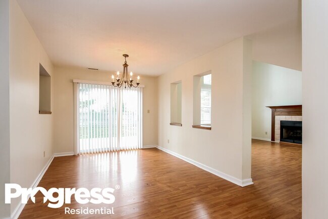Building Photo - 978 Bull Run W Dr