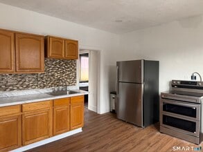 Building Photo - 502 Edgewood St