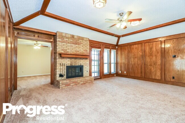 Foto del edificio - 2213 Trinity Springs Dr
