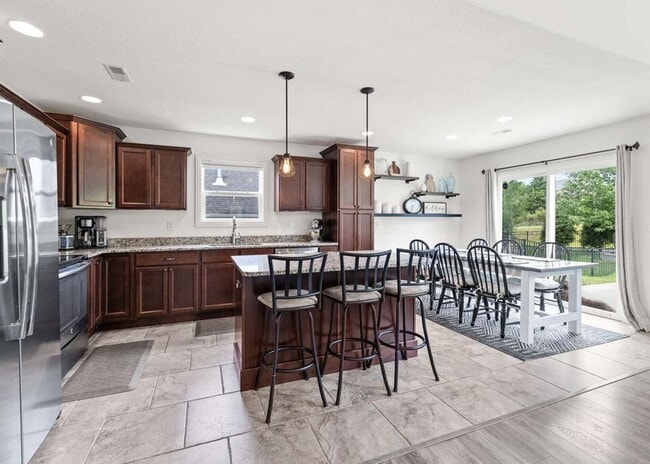 Building Photo - 3 bd, 2 ba house in S Columbia, just off Rt K, fenced, w/d, new shape