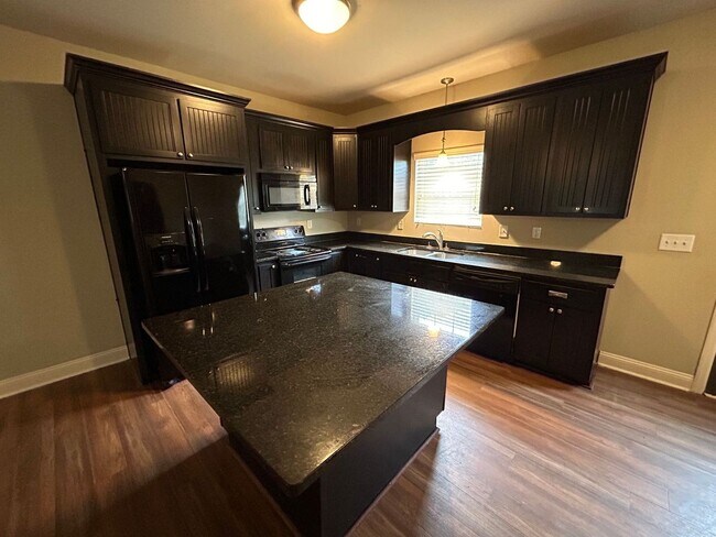 Building Photo - PRE-LEASING FOR AUGUST 2026!