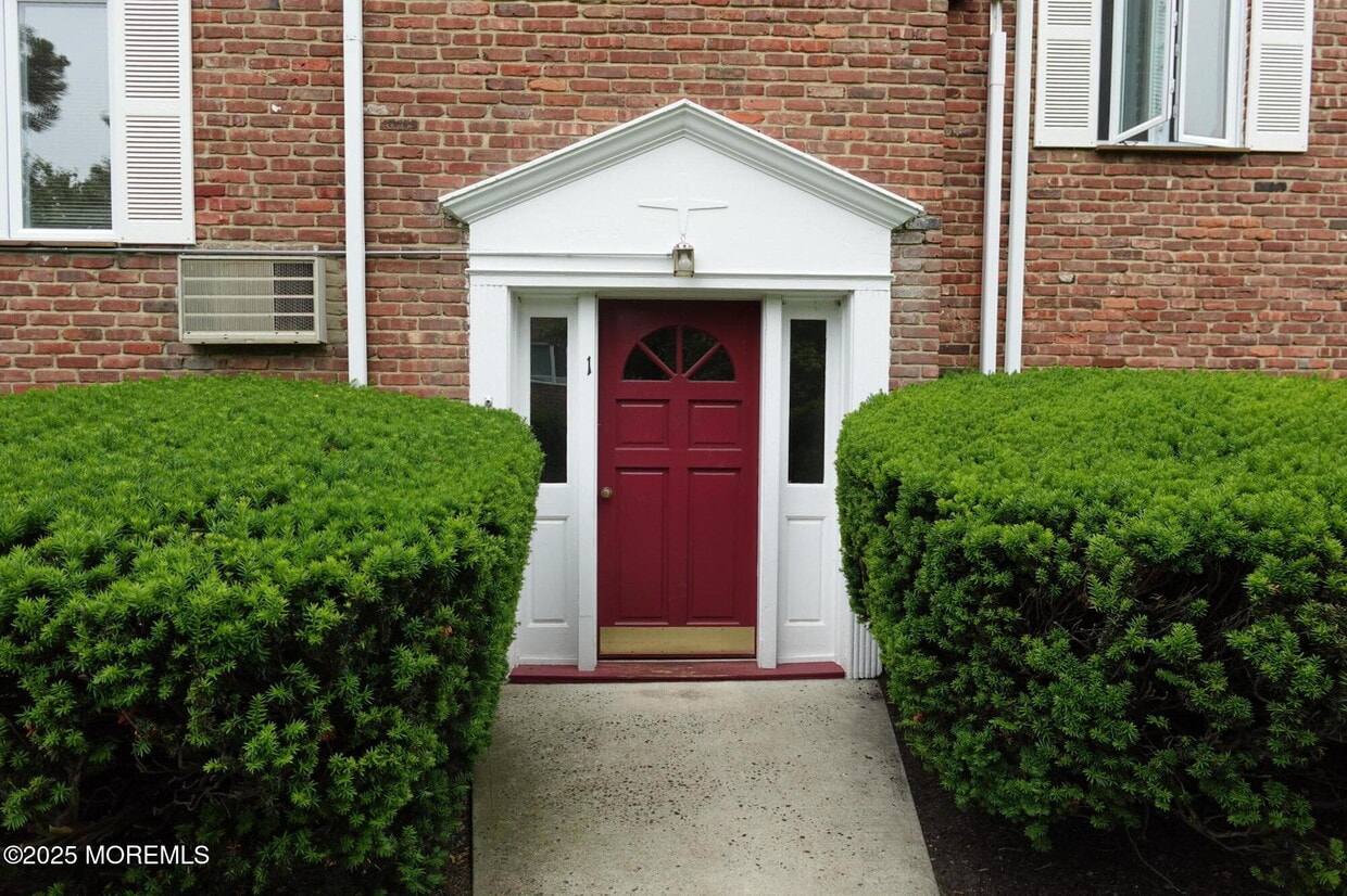 Primary Photo - 283 Spring St