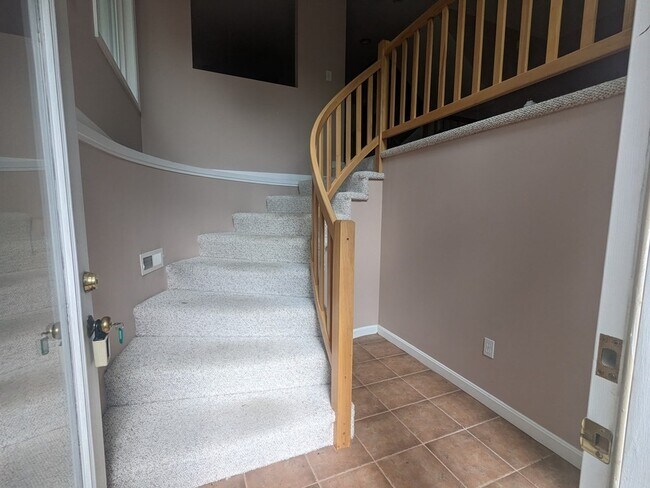 Building Photo - 3102 Maple Brook Rd