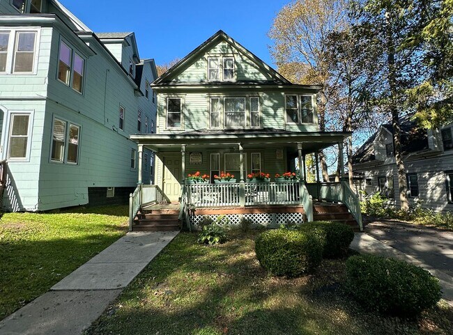 Foto del edificio - 1217 1/2 Madison Street -  First Floor Apa...