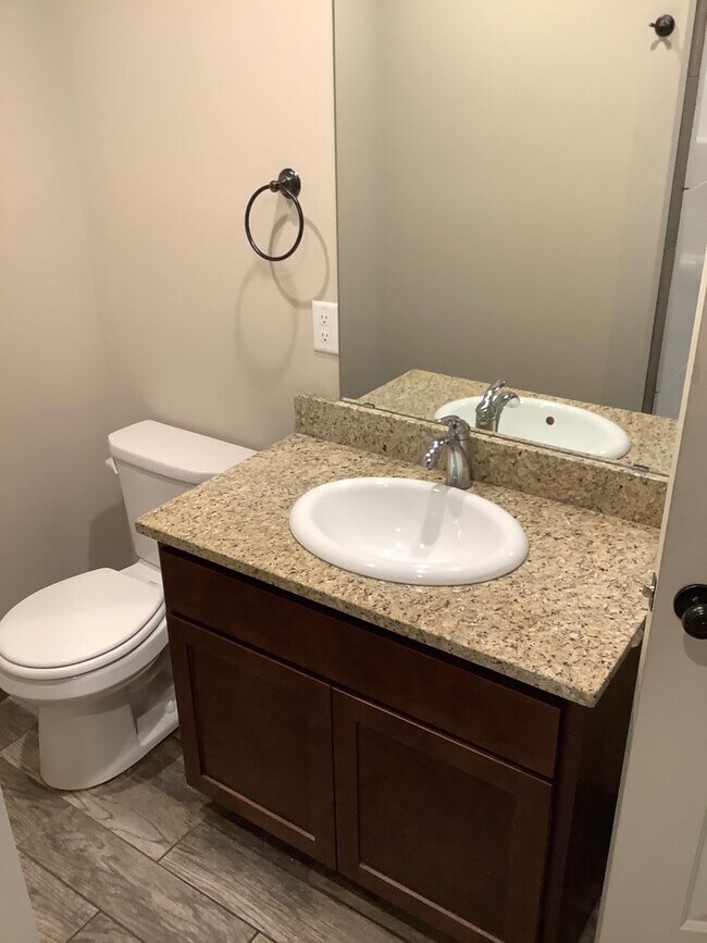 Foto del edificio - Updated 8 Bedroom house in Dinkytown!