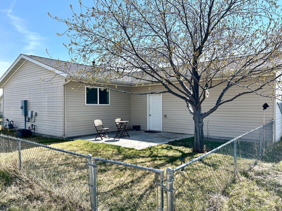 Building Photo - 7917 Quail Dr