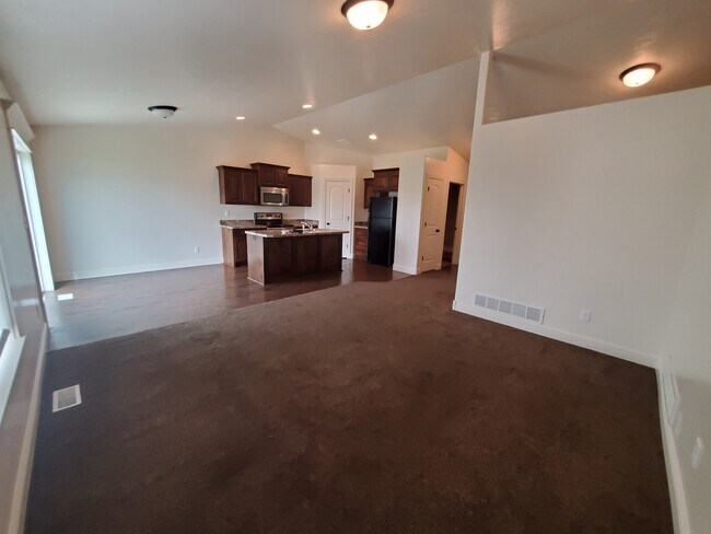 Building Photo - 3840 Slate Dr