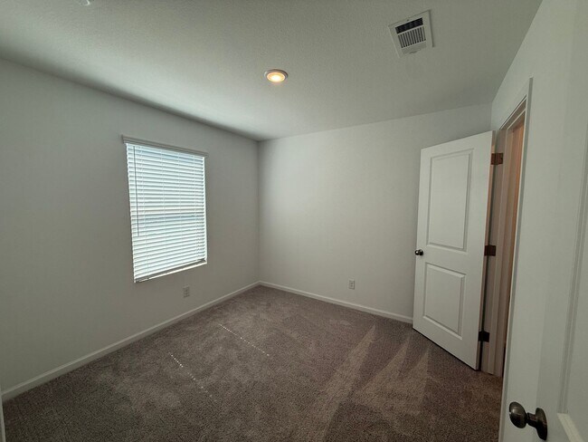 Foto del edificio - Brand New 3 Bedroom 2 Bathroom Home