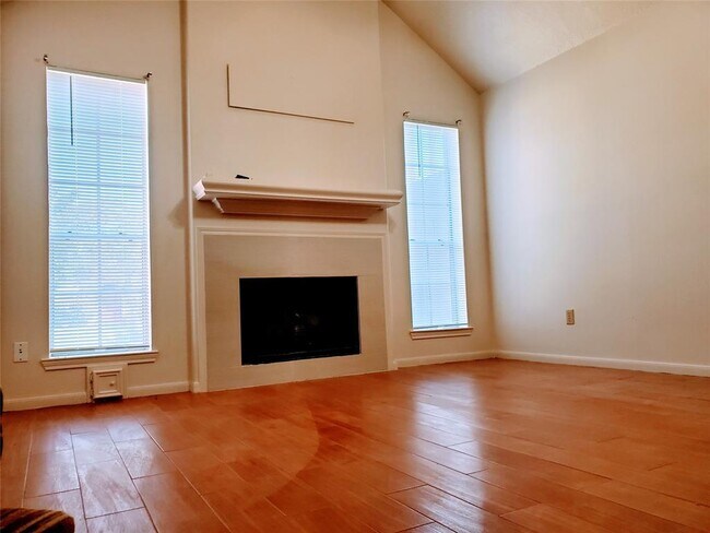 Building Photo - 12842 Sandri Ln
