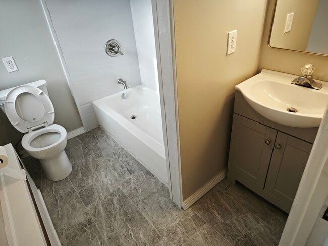 Foto del edificio - 612 W Garrison St