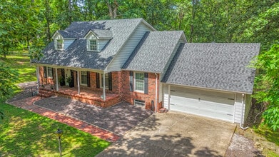 Building Photo - 19 Wildwood Dr