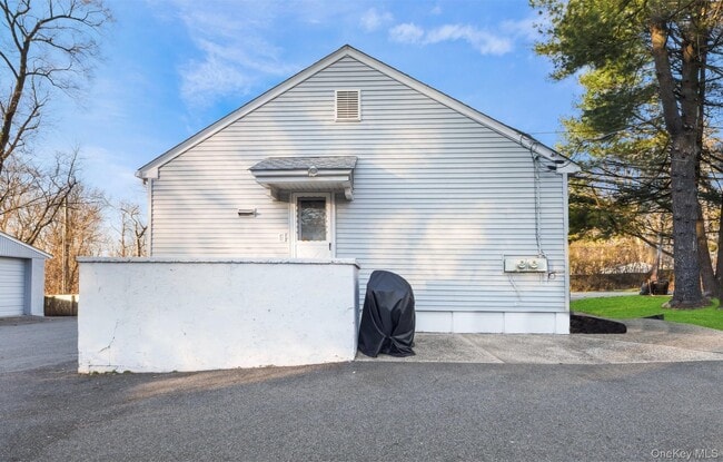 Foto del edificio - 55 Old Middletown Rd