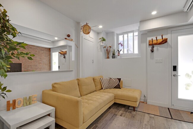 Photo du bâtiment - 512 Bathurst St